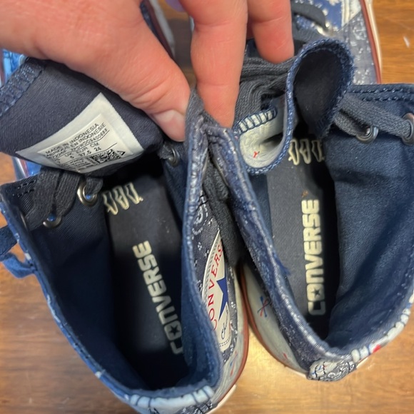 Women’s size 7 converse high tops - Picture 6 of 7
